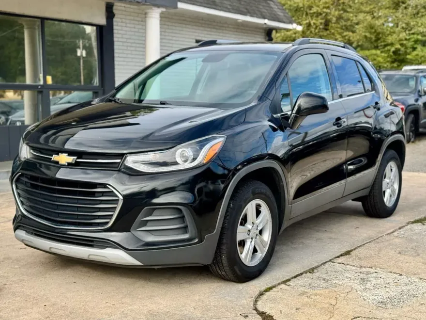 2020 Chevrolet Trax LT photo 1
