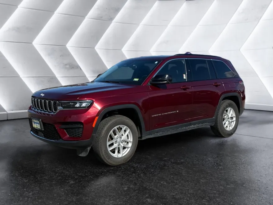 2024 Jeep Grand Cherokee Laredo photo 1