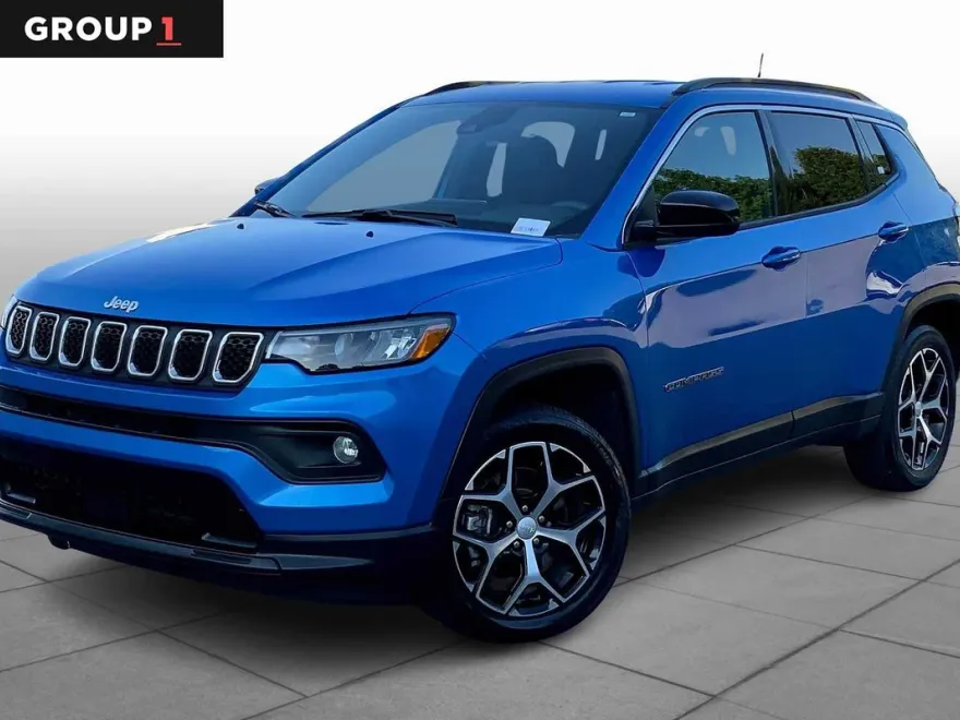 2024 Jeep Compass Latitude photo 1