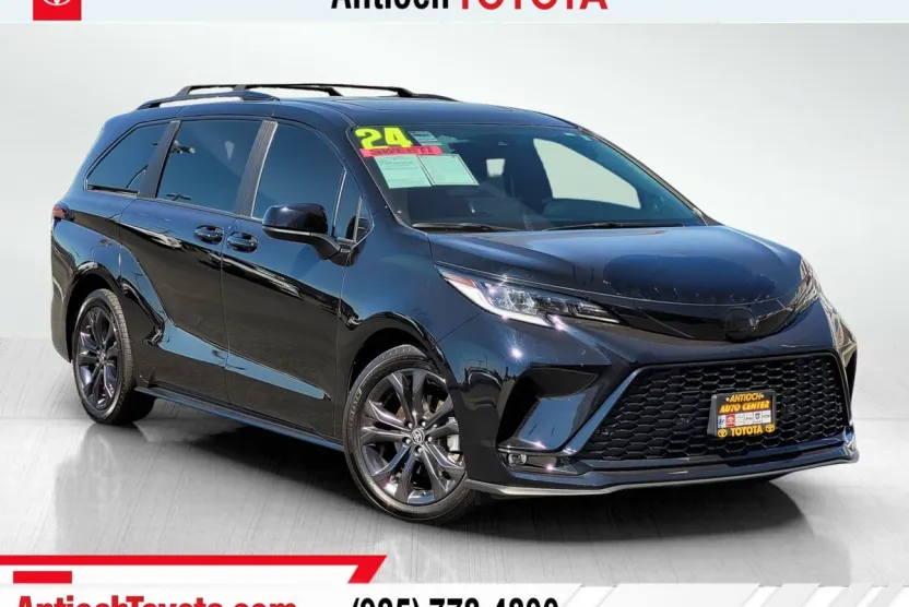 2024 Toyota Sienna XSE photo 1