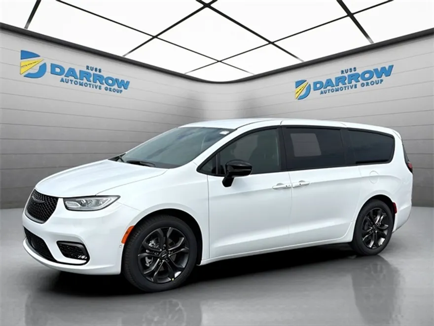 2026 Chrysler Pacifica photo 1
