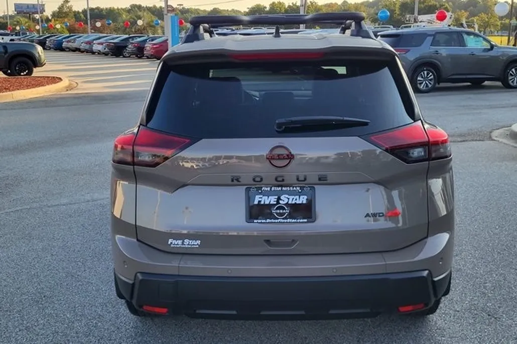 2026 Nissan Rogue SV photo 1