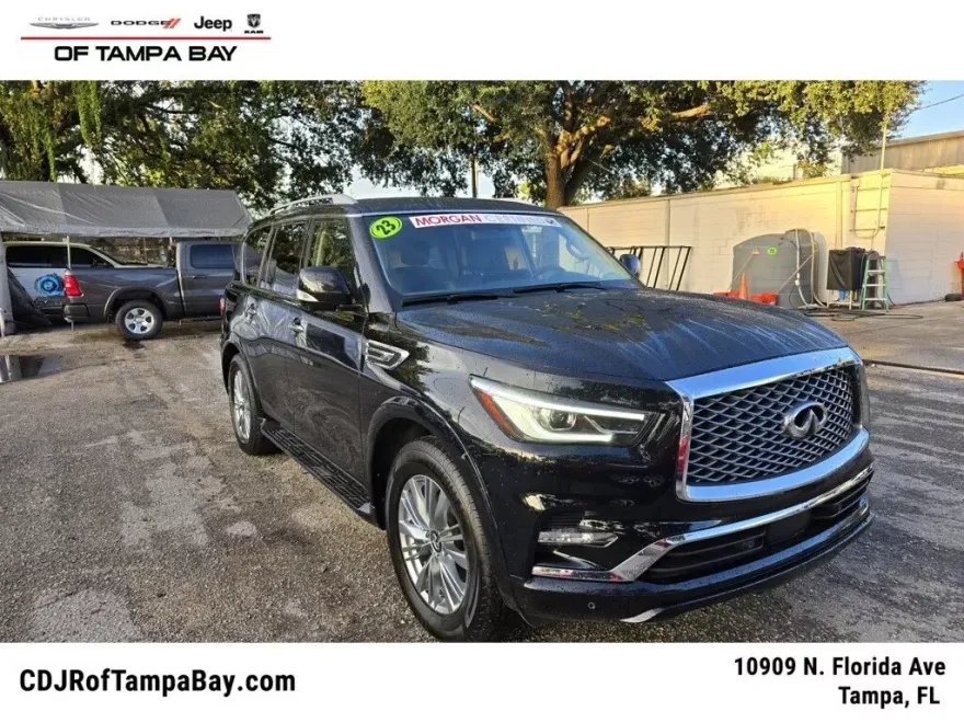 2023 Infiniti QX80 Luxe photo 1