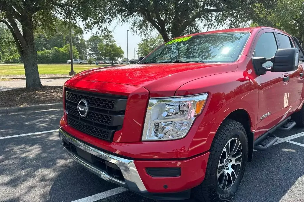 2024 Nissan Titan SV photo 1