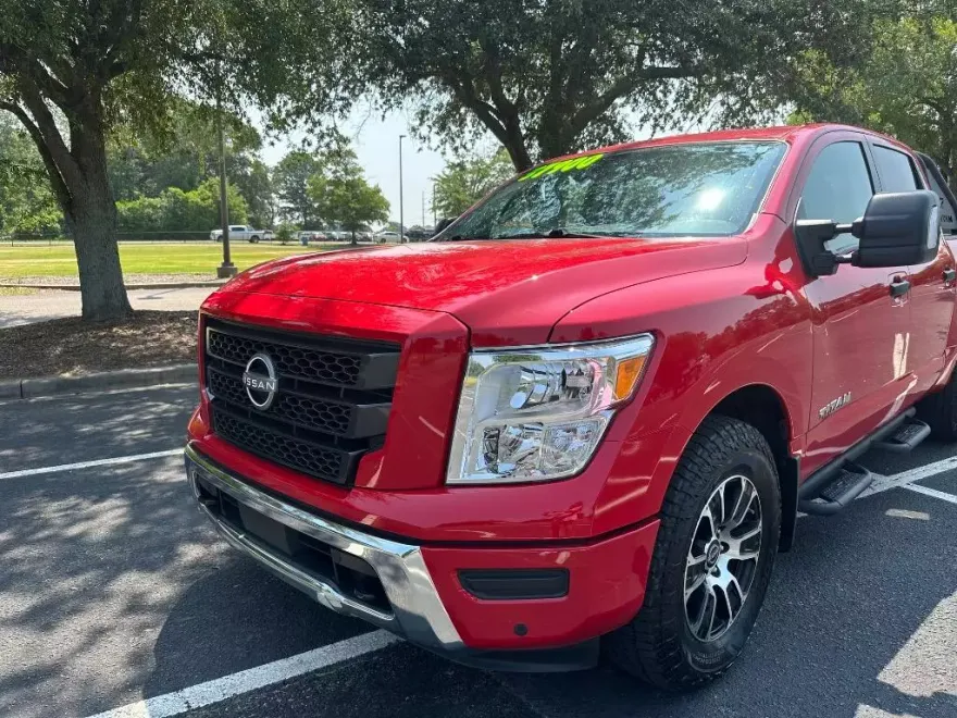 2024 Nissan Titan SV photo 1