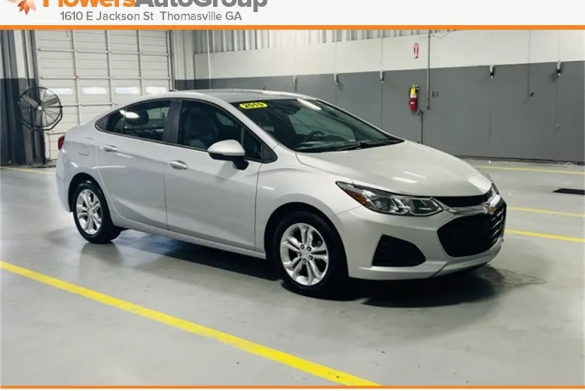 2019 Chevrolet Cruze LS photo 1