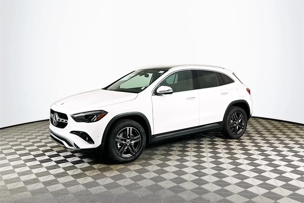 2026 Mercedes Benz GLA 250 4MATIC photo 1