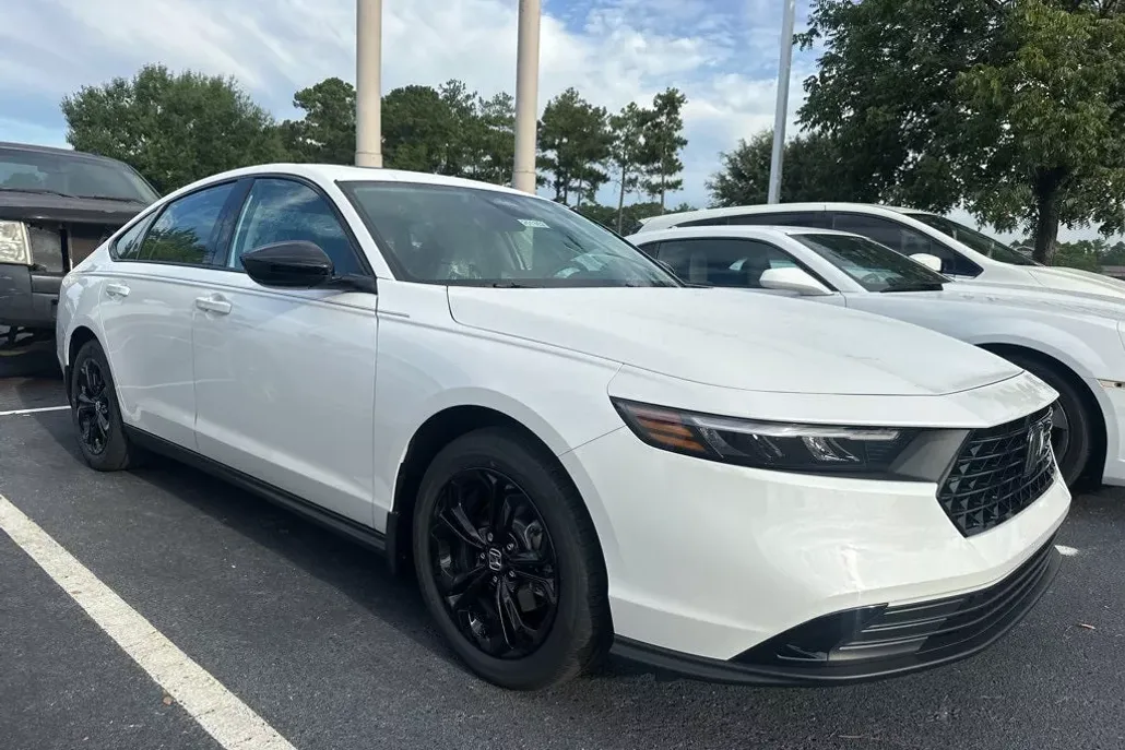 2025 Honda Accord SE photo 1