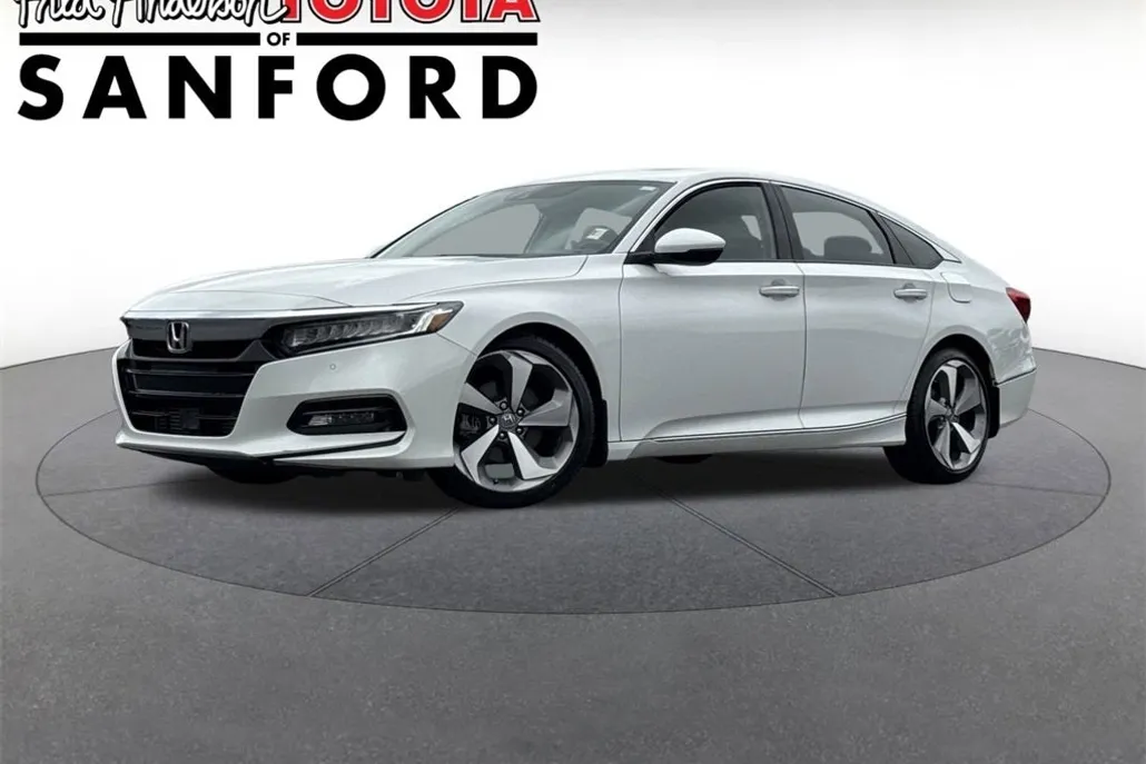 2018 Honda Accord Touring photo 1