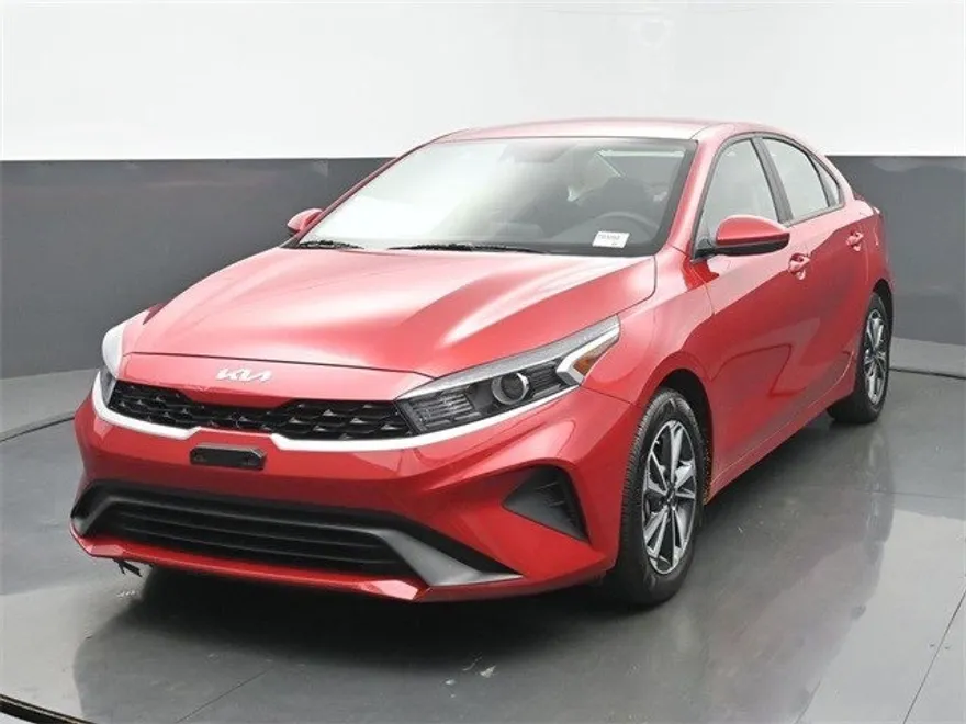 2024 Kia Forte LXS photo 1