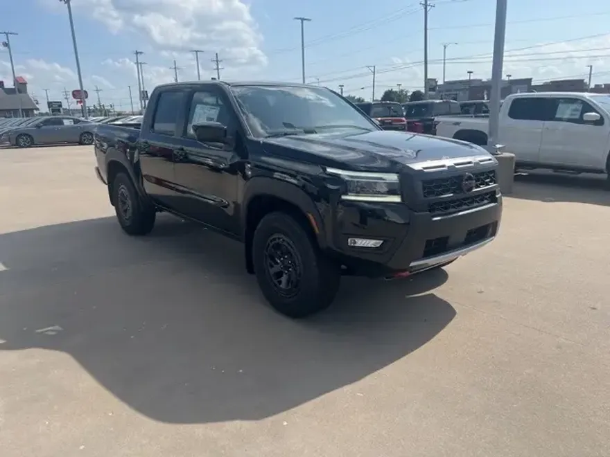2025 Nissan Frontier PRO-4X photo 1