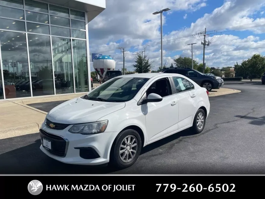2017 Chevrolet Sonic LT photo 1