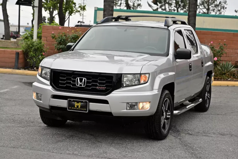 2013 Honda Ridgeline Sport photo 1