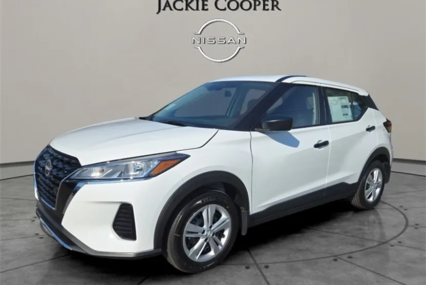 2025 Nissan Kicks Play S photo 1