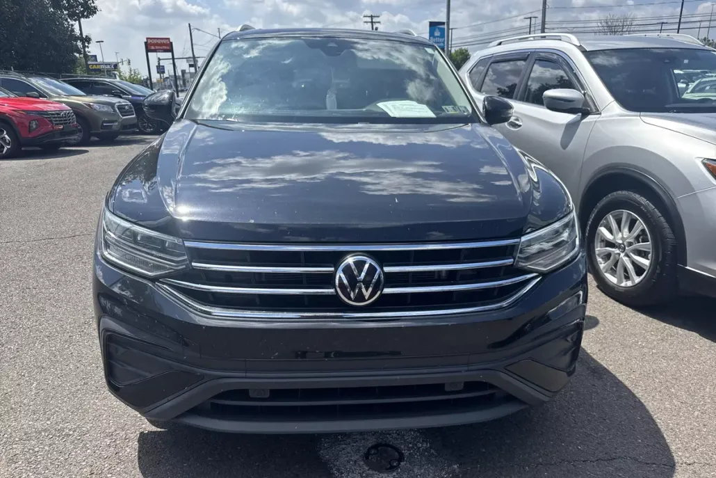 2022 Volkswagen Tiguan SE photo 1