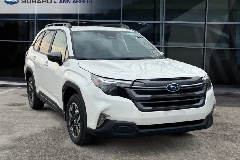 2025 Subaru Forester Premium photo 1