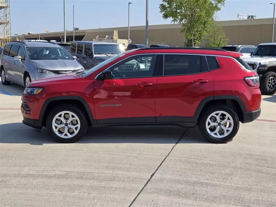 2025 Jeep Compass Latitude photo 1
