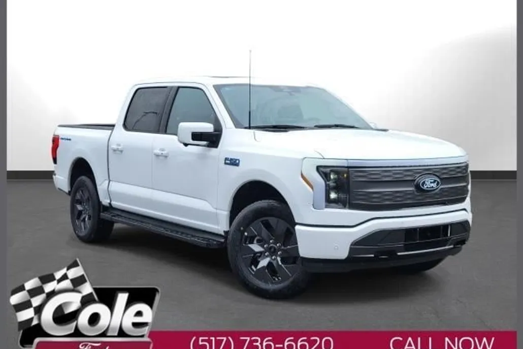 2025 Ford F-150 Lightning Lariat photo 1