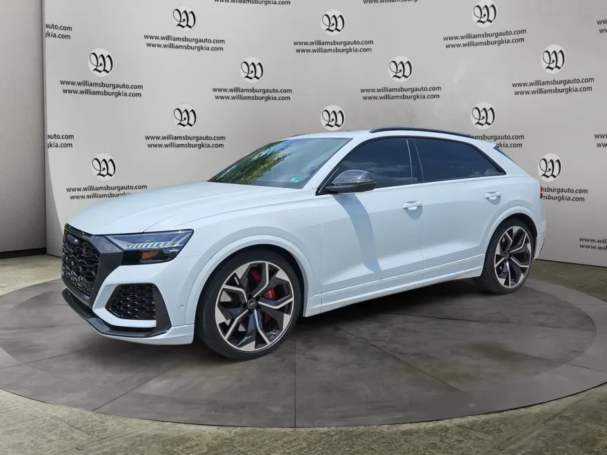 2024 Audi RS Q8 photo 1