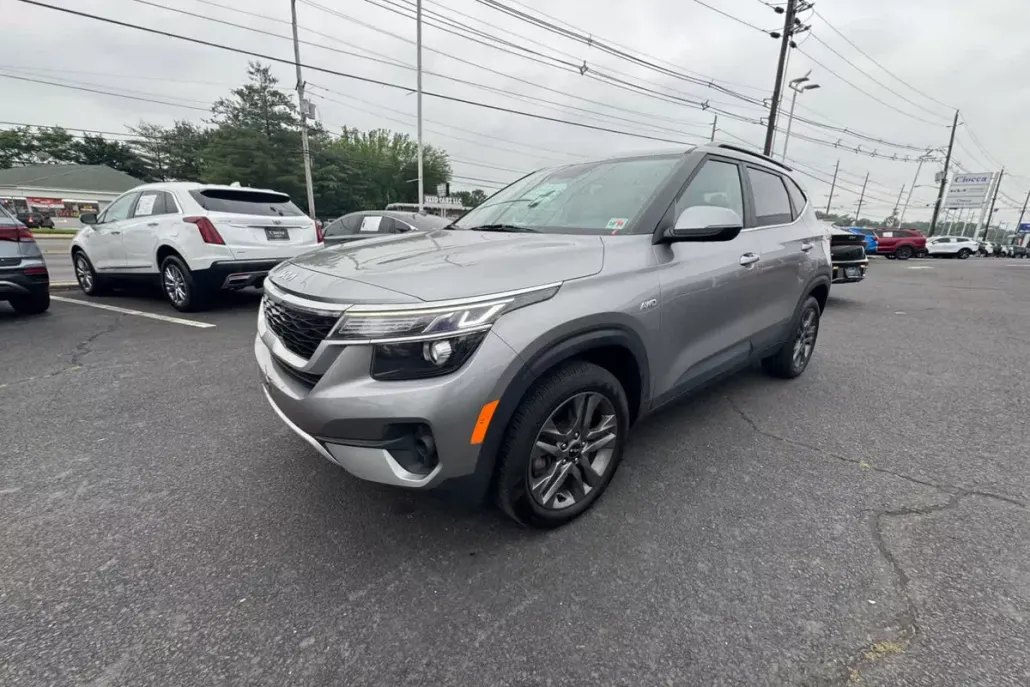 2022 Kia Seltos S photo 1