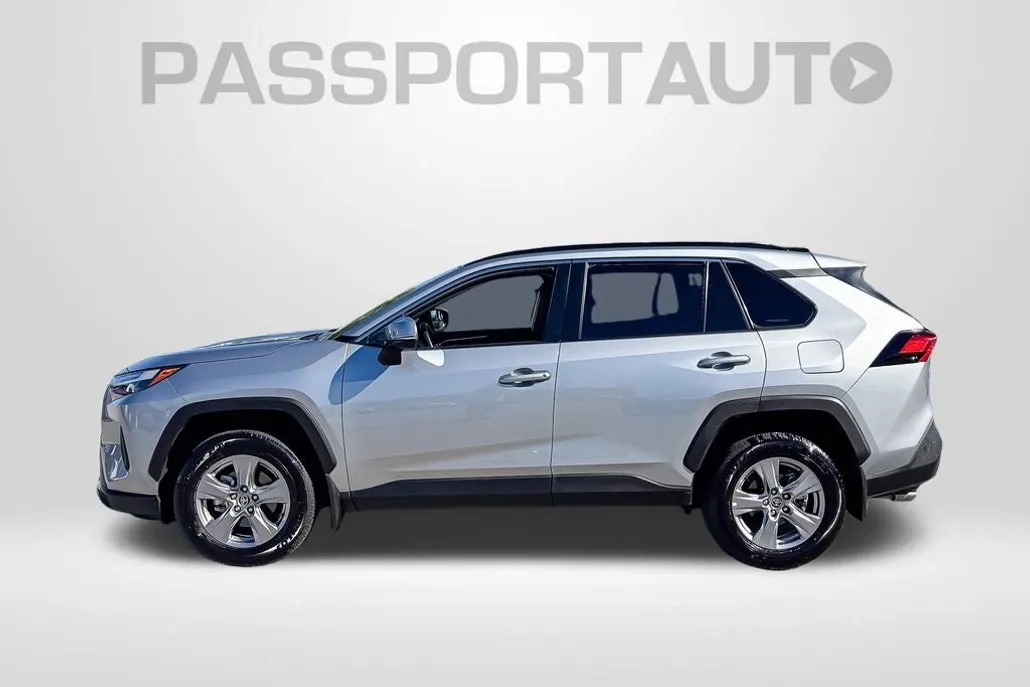 2025 Toyota RAV4 XLE photo 1