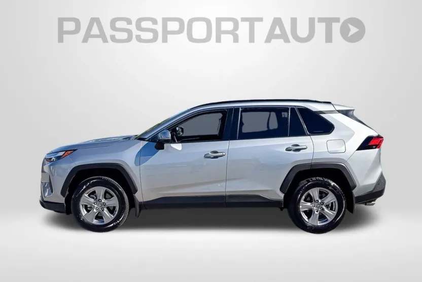 2025 Toyota RAV4 XLE photo 1
