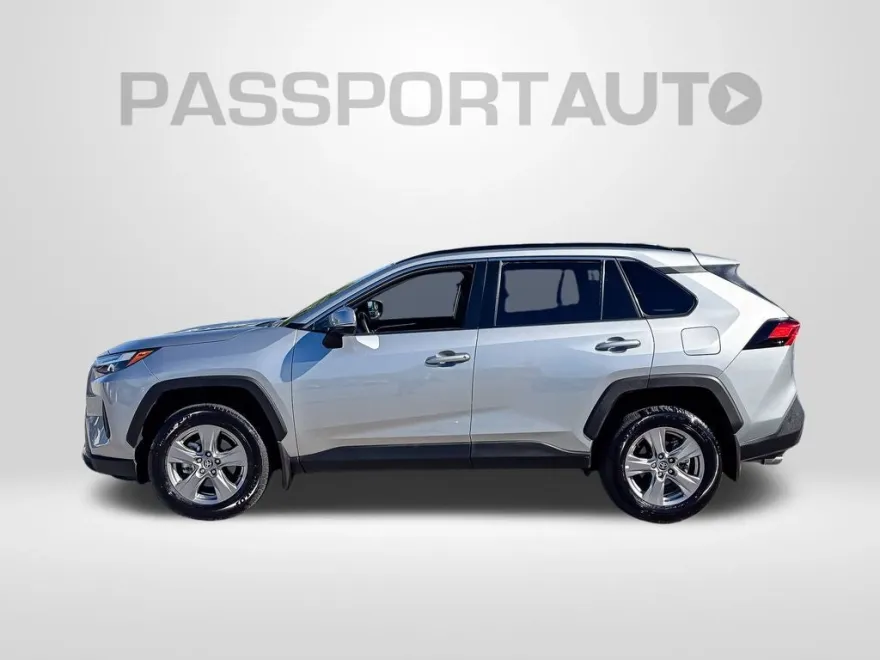 2025 Toyota RAV4 XLE photo 1