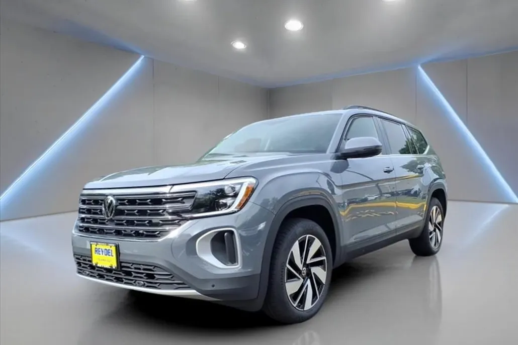 2025 Volkswagen Atlas SE Technology photo 1