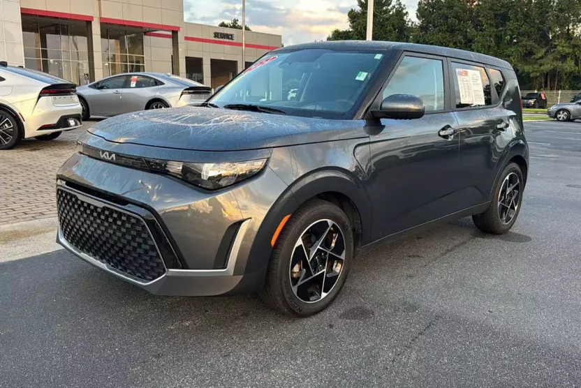 2024 Kia Soul EX photo 1