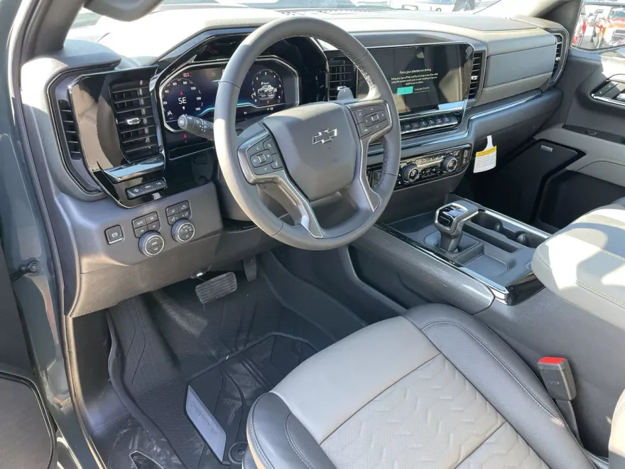 2025 Chevrolet Silverado 1500 ZR2 photo 1