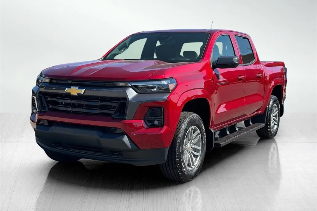 2026 Chevrolet Colorado LT photo 1