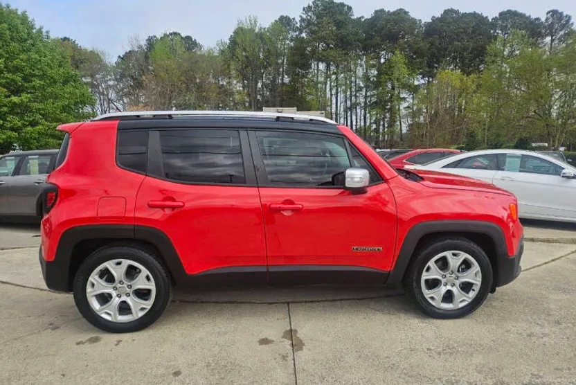 2017 Jeep Renegade Limited photo 1