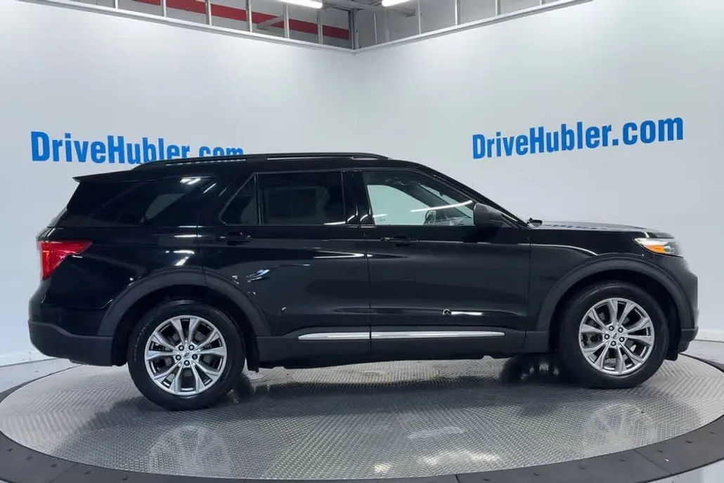 2020 Ford Explorer XLT photo 1