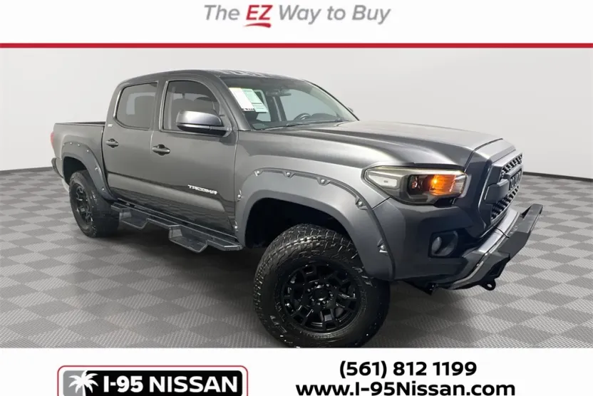 2016 Toyota Tacoma TRD Off-Road photo 1