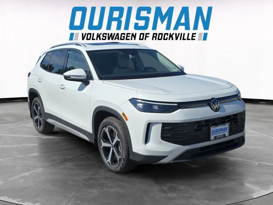 2025 Volkswagen Tiguan SE photo 1