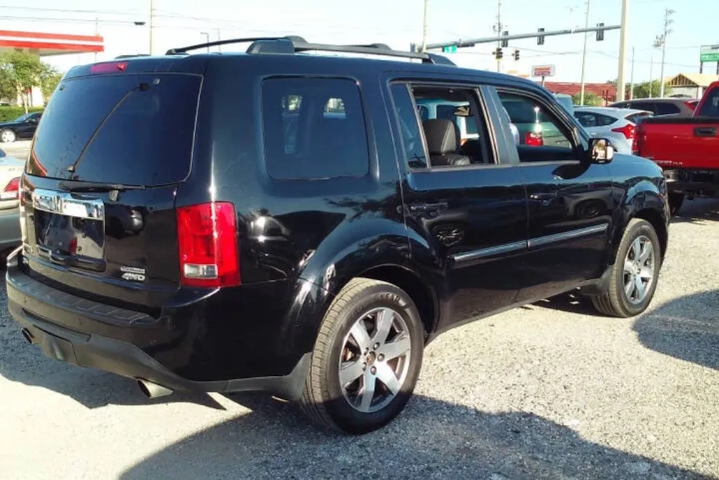 2015 Honda Pilot Touring photo 1