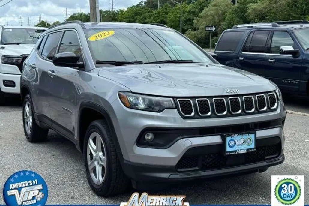 2023 Jeep Compass Latitude photo 1