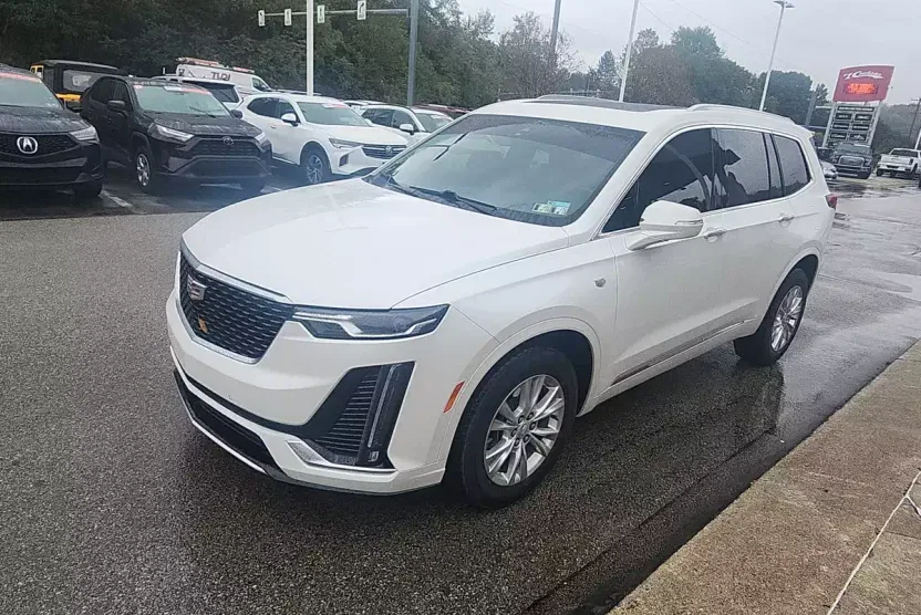 2023 Cadillac XT6 Luxury photo 1