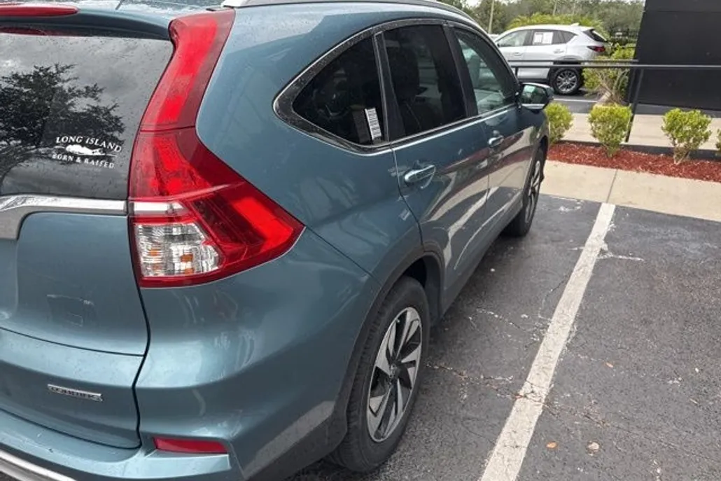 2016 Honda CR-V Touring photo 1