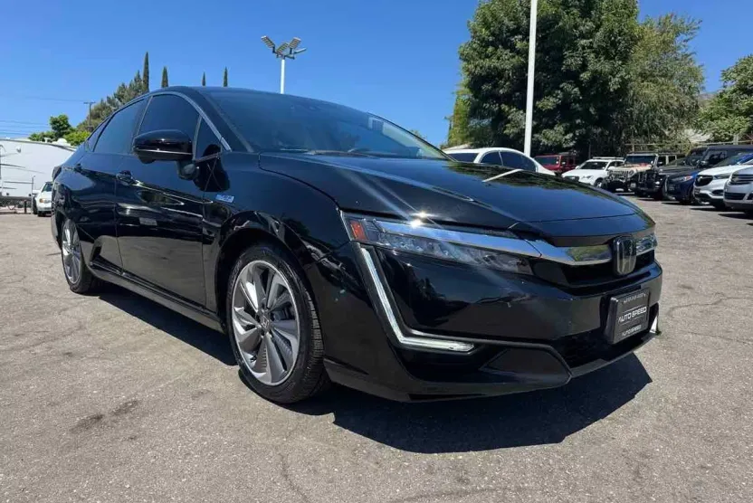 2018 Honda Clarity Plug-In Hybrid Touring photo 1
