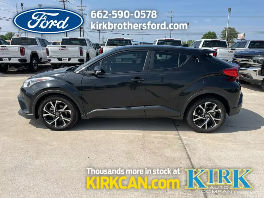 2018 Toyota C-HR XLE photo 1