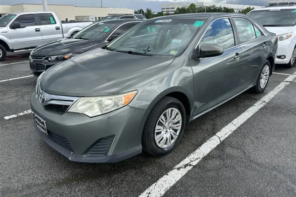 2012 Toyota Camry XLE SE photo 1