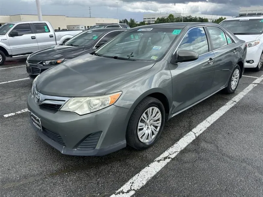 2012 Toyota Camry XLE SE photo 1