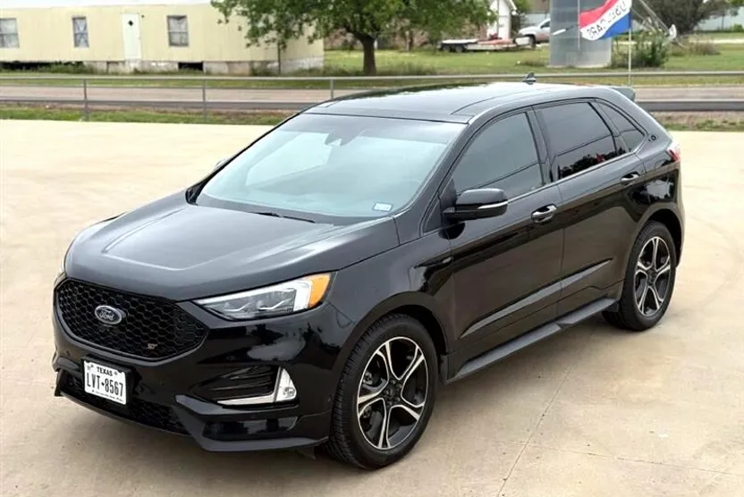 2019 Ford Edge ST photo 1