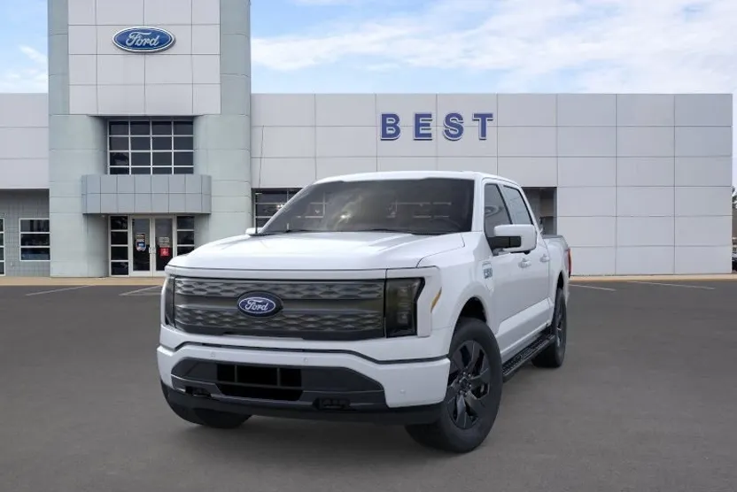 2025 Ford F-150 Lightning Lariat photo 1