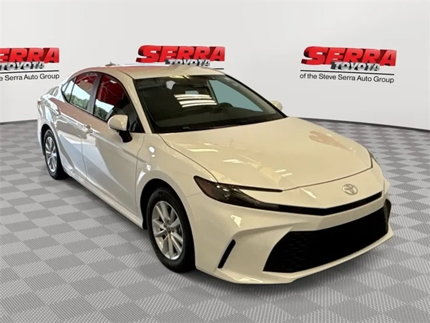 2025 Toyota Camry LE photo 1