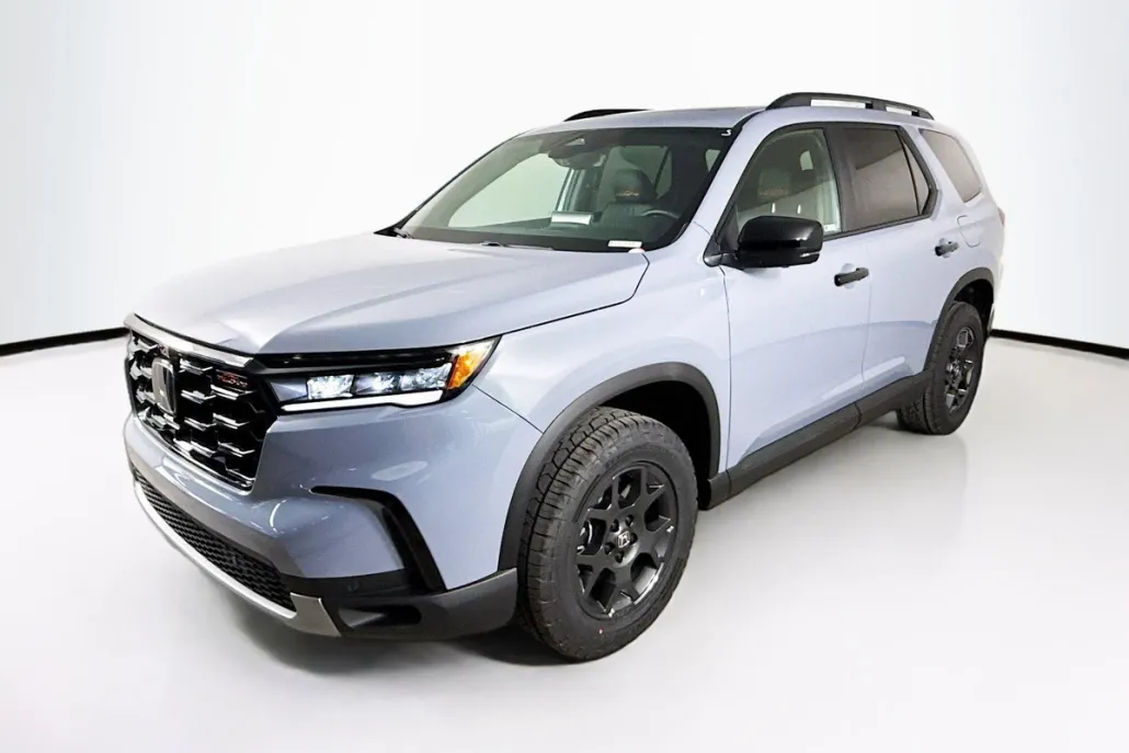 2025 Honda Pilot TrailSport photo 1