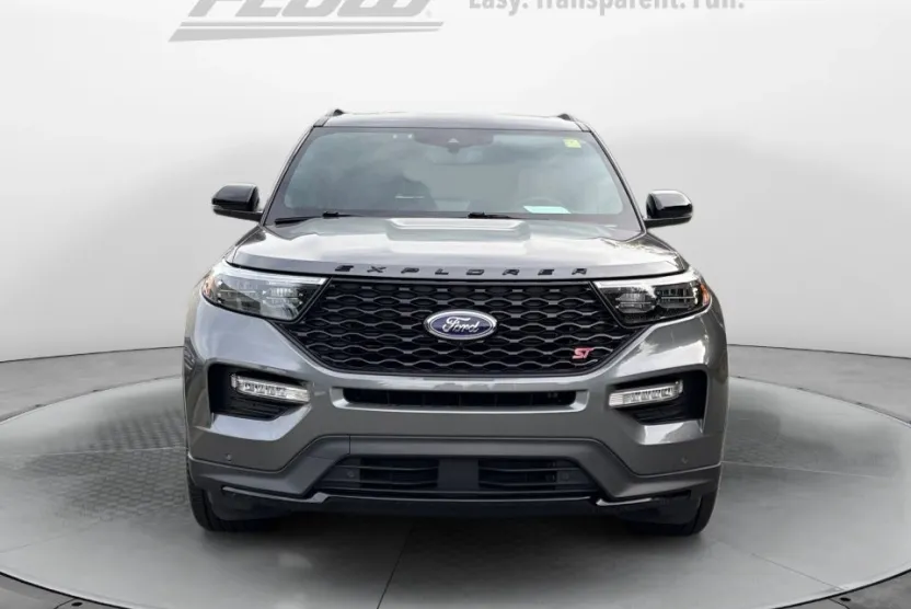 2024 Ford Explorer ST photo 1