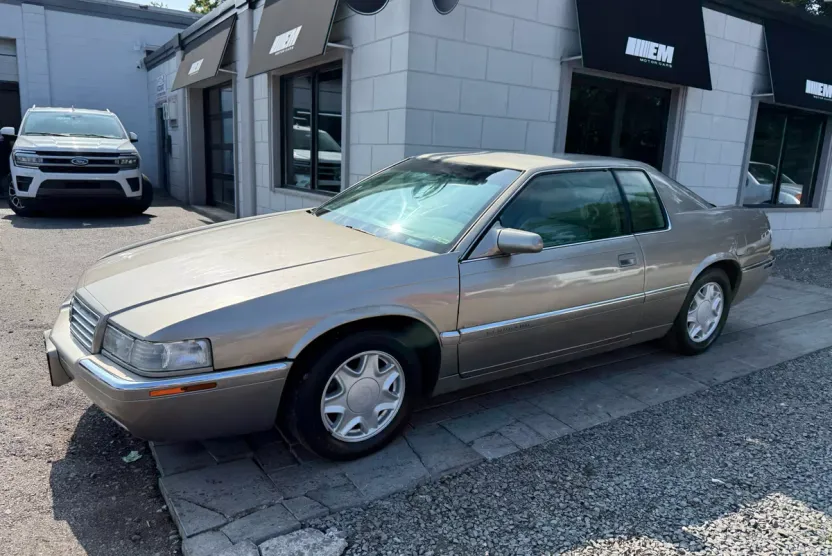1999 Cadillac Eldorado photo 1