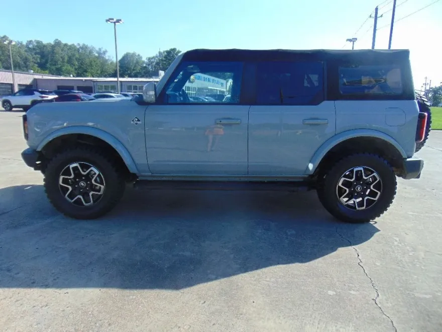2021 Ford Bronco Outer Banks photo 1